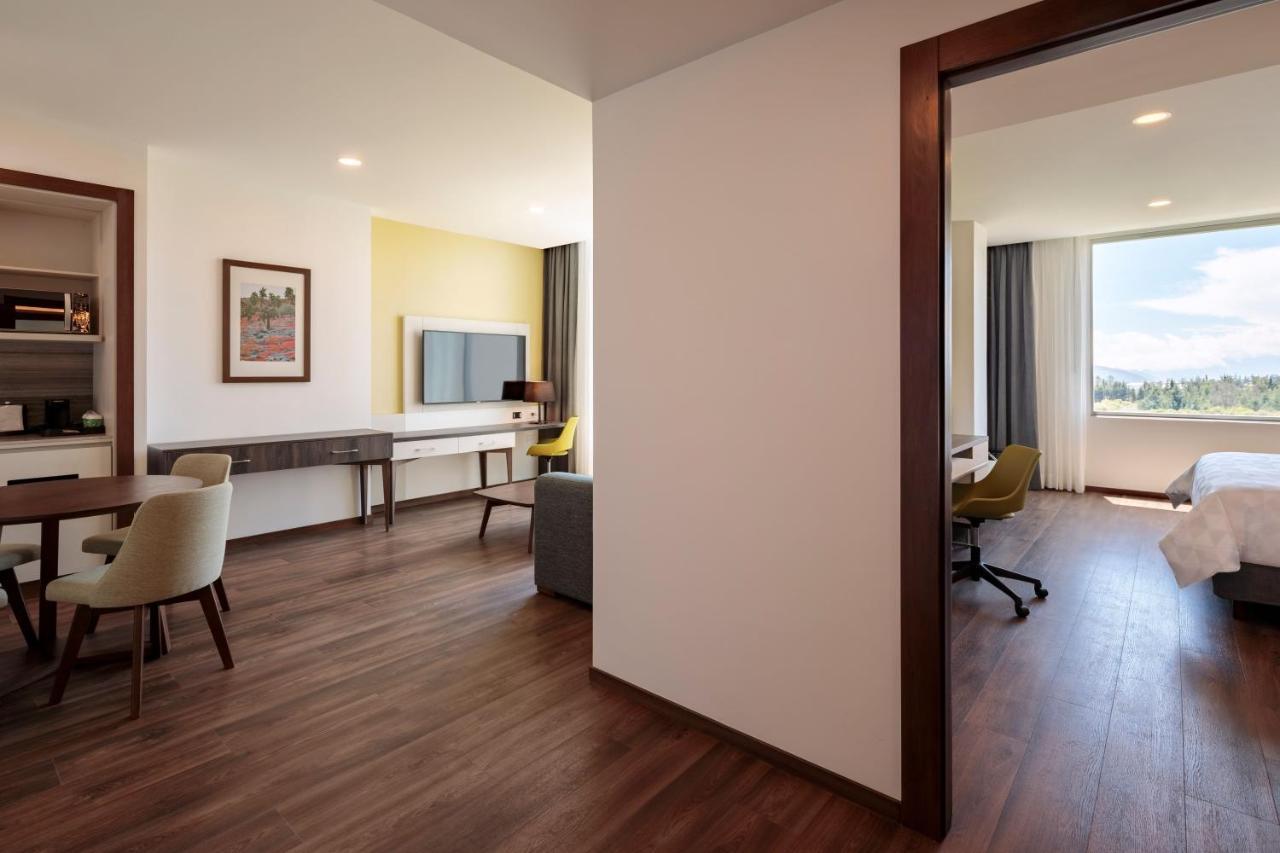 Holiday Inn - Quito Airport By Ihg Tababela Exterior foto Suite